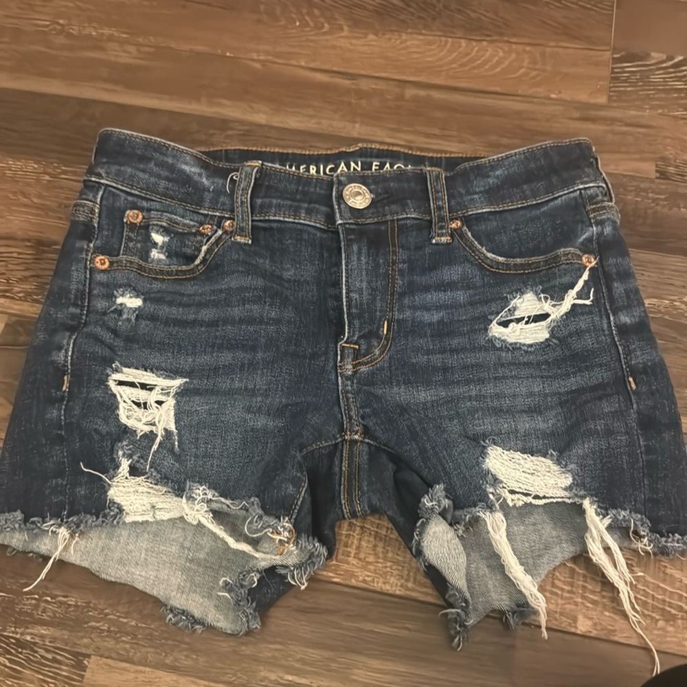 Used like new.  American Eagle jean shorts.  Size 0.